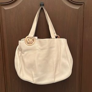 Michael Kors Women's White Large Tote Should Bag